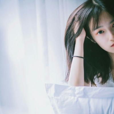 一个25岁的婴儿，和他的世界